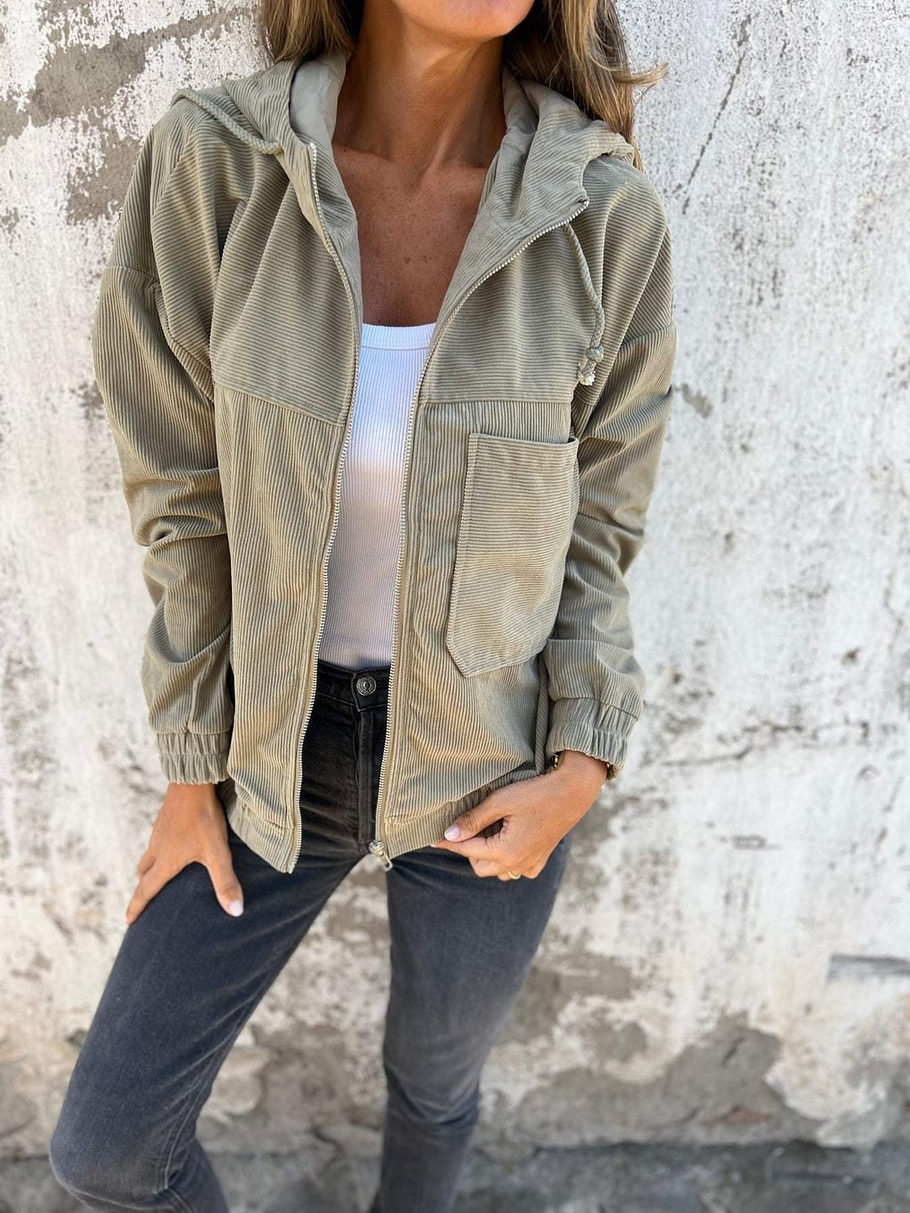 Dalina | Chaqueta con capucha y cremallera